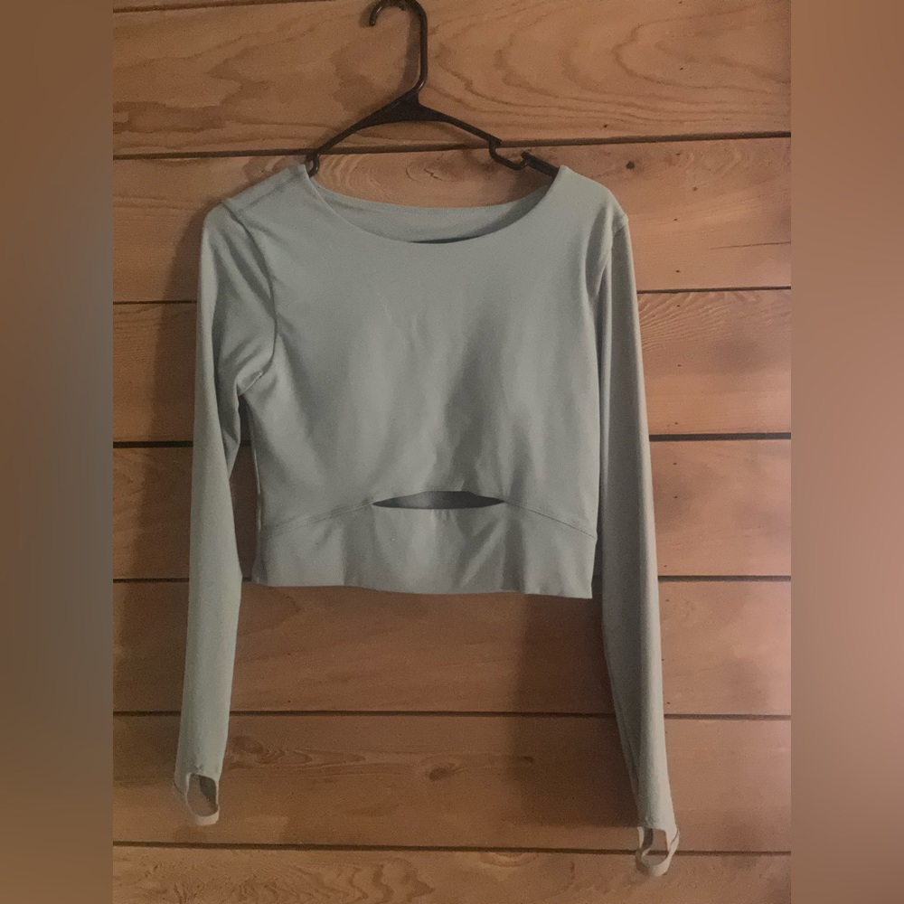 Women’s athletic top